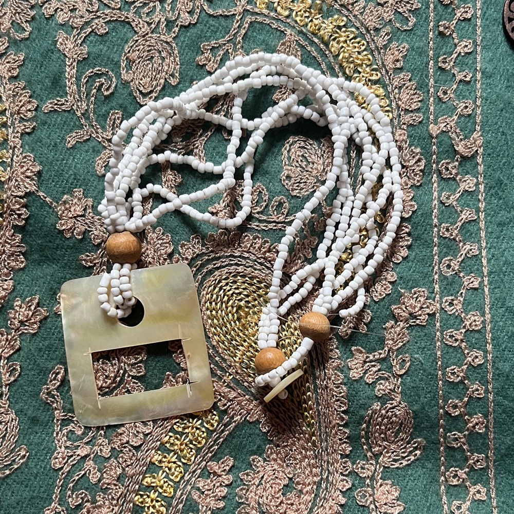 Elegant White Beaded Necklace with Square Pendant